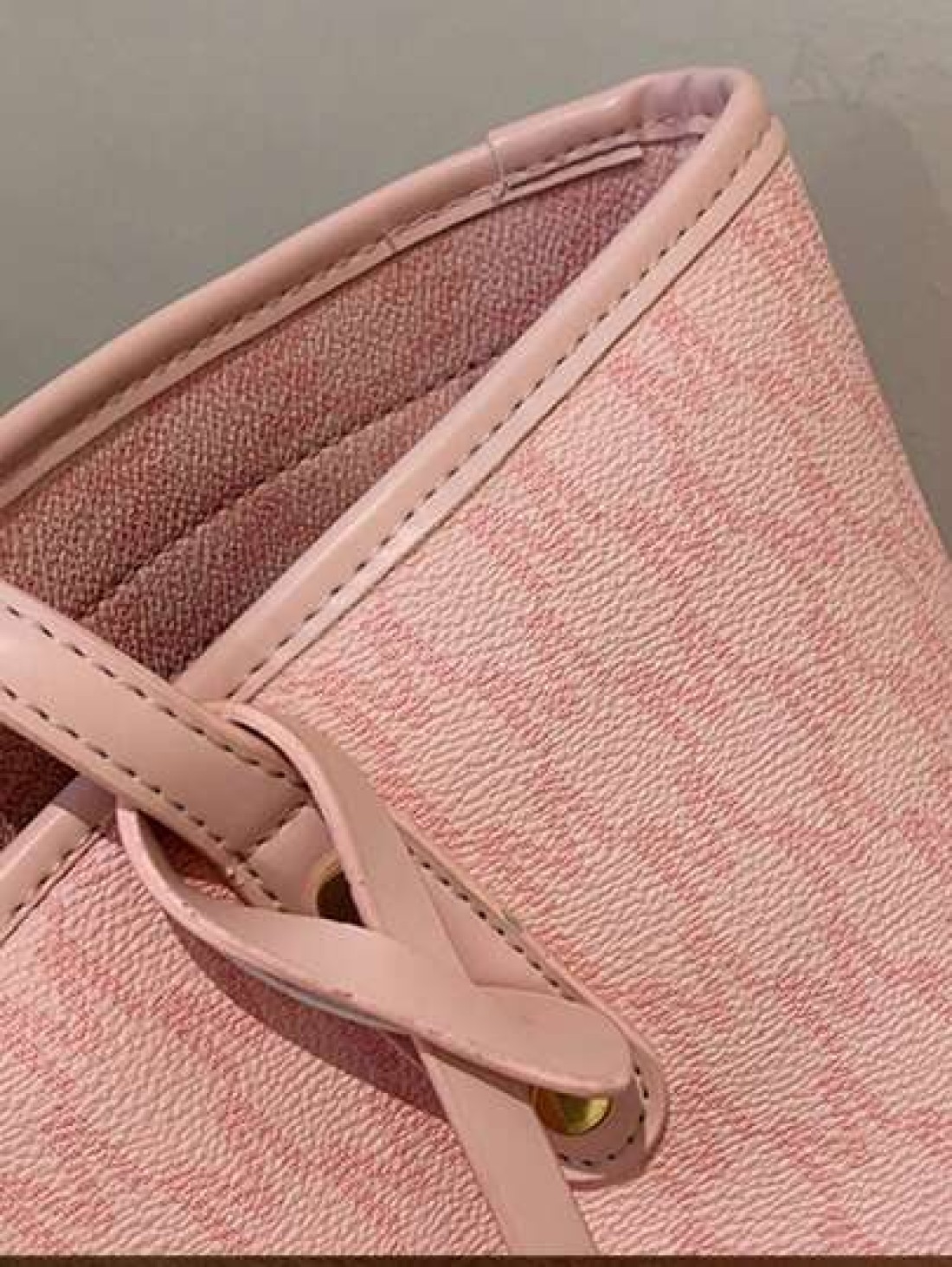 2023 New Fashion Women s Large Capacity Full Body Print Design Letter Pattern Decoration Design Double Handle Tote Bag Suitable For Work And Commuting School Bag Large Capacity Portable Classic Casual