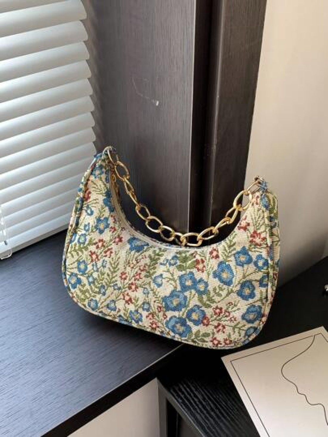 Fashion Metal Chain Handbag With Flower Design Floral Printed Canvas Shoulder Bag Tready Crescent Moon Bag For Women Exquisite Floral Bag For Women
