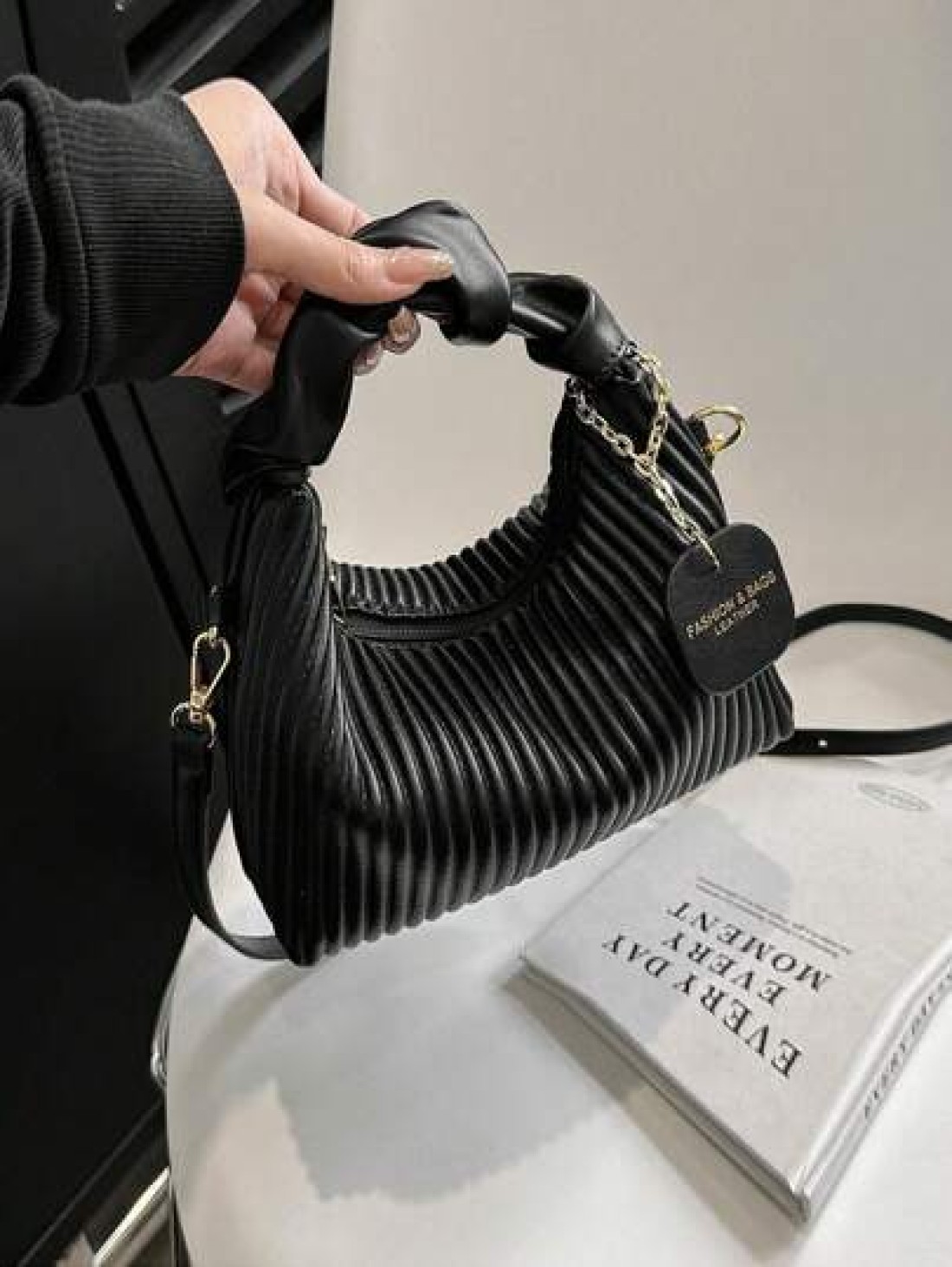 Stylish Minimalist All Match Pleated Woven PU Zipper Handbag Mini Portable Shoulder Bag Perfect For Women Shopping Dating Party Gift