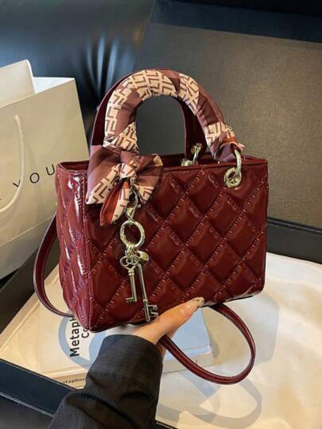 2024 New Burgundy Red Diamond Pattern Handbag Compact And Elegant High End And Atmospheric Crossbody Shoulder Bag Christmas Gift Perfect For Travel And Parties Best Mothers Day Gifts Women