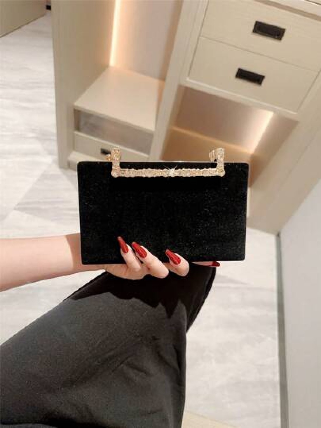 1pc Velvet Box Clutch Bag Glittery Metal Crystal Decor Evening Bag For Gown Formal Party Wedding Bridal Purse Crossbody Bag