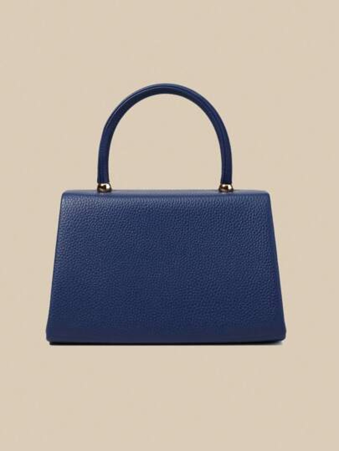 This Evening Bag Has A Certain Capacity To Hold Items Like Phone Wallet And Cosmetics The Handheld Design Is Convenient To Grip The Leather Material With A Litchi Texture And The Exquisite Metal Conne