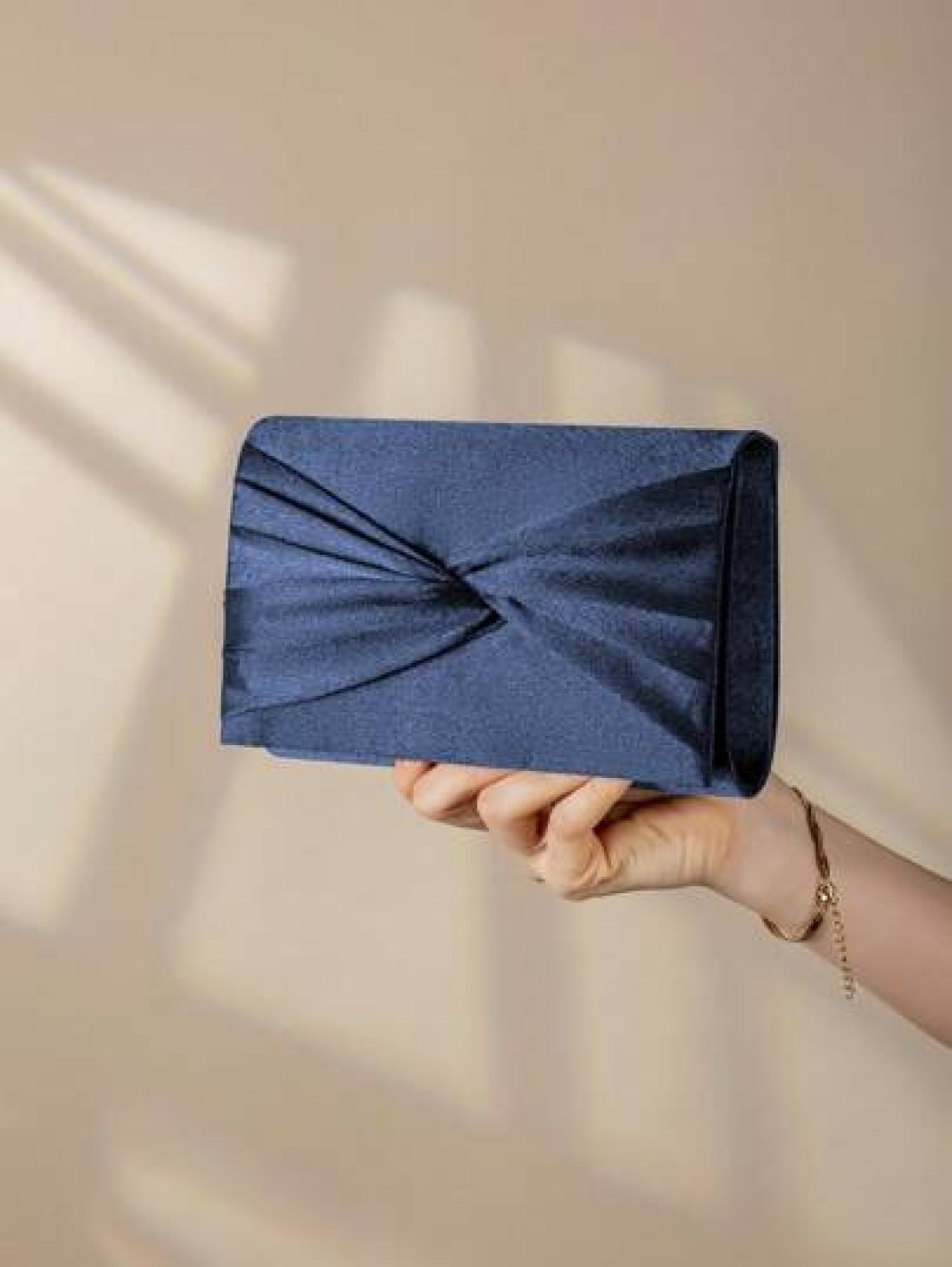 Elegant And Stylish Clutch Bag Charming Silk Knotted Flap Bag Satin Butterfly And Flower Shape Clutch Bag Exquisite Evening Bag Bridal Wedding Bag Luxury Metal Chain Shoulder Bag For Party Girls Women