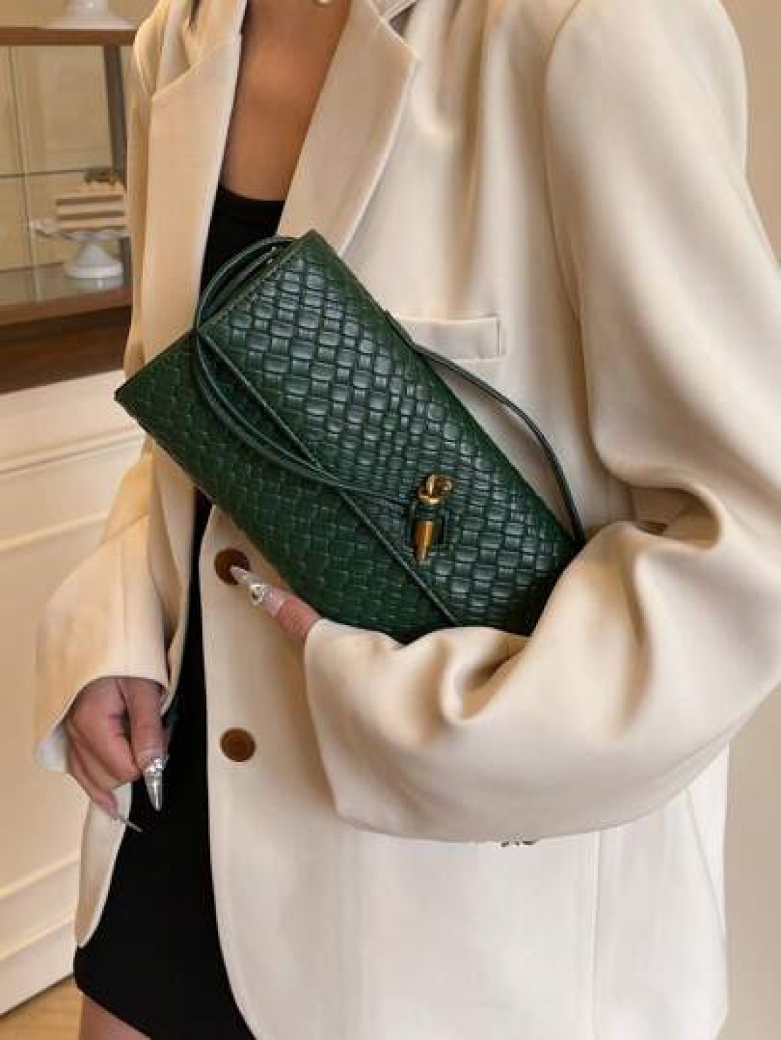 The 2025 New Collection Presents An Elegant Versatile And High End Women s Bag Ideal For Commuting And Gift Giving