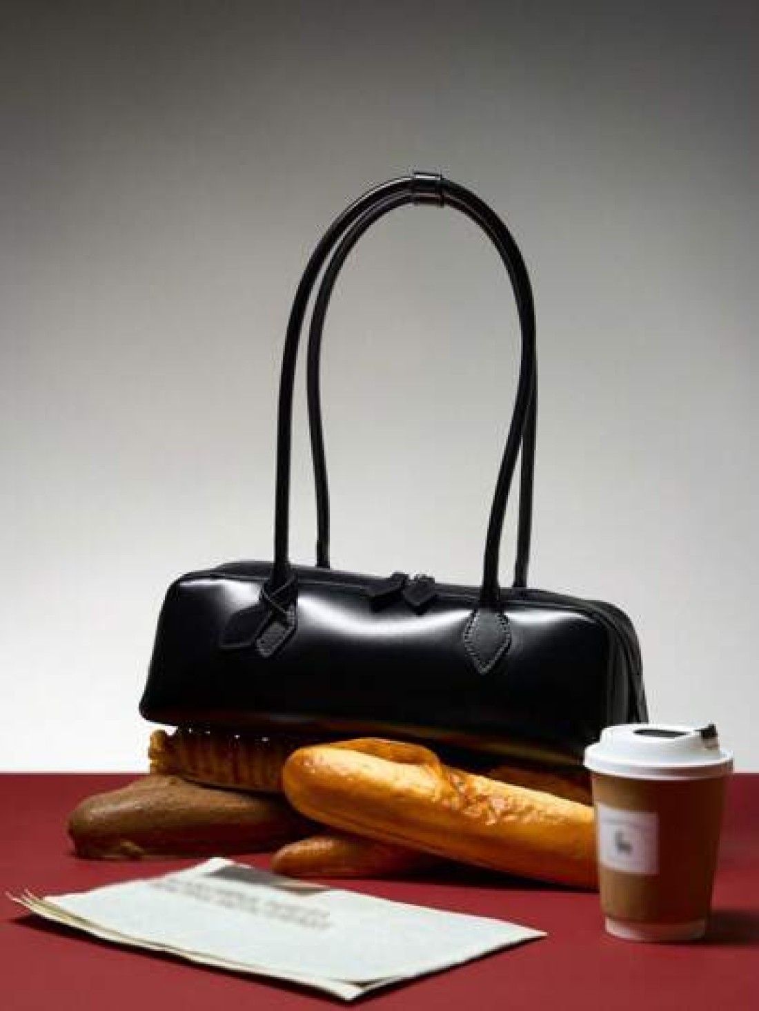 Women 2025 New Niche Design Large Capacity Shoulder Underarm Bag Elegant Long Red Baguette Bag