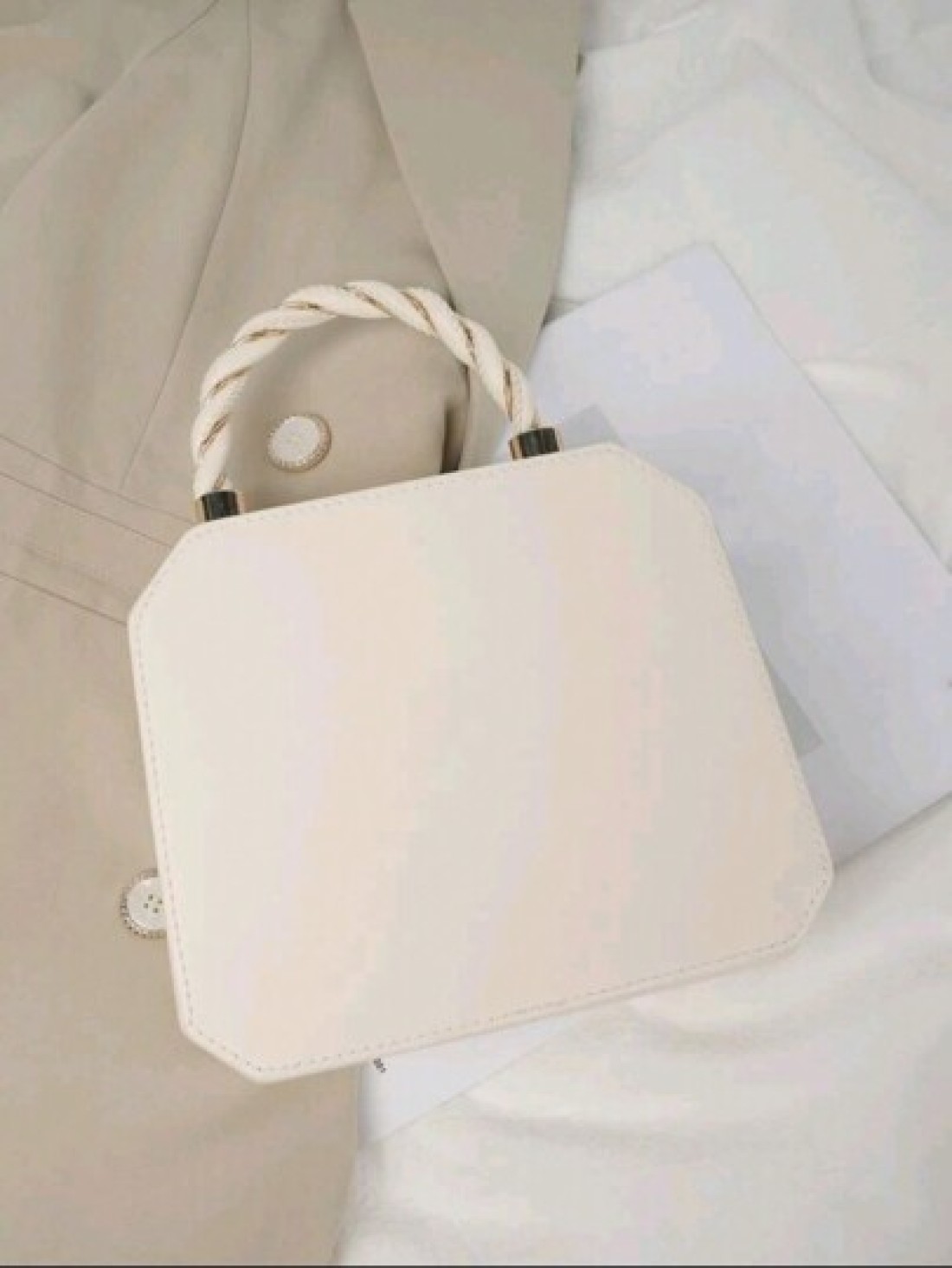 Waterproof Lightweight Business Casual Mini Letter Graphic Chain Box Bag For Teen Girls Women CollegeStudents Rookies White Collar Workers Perfect For Office College Work Business Commute