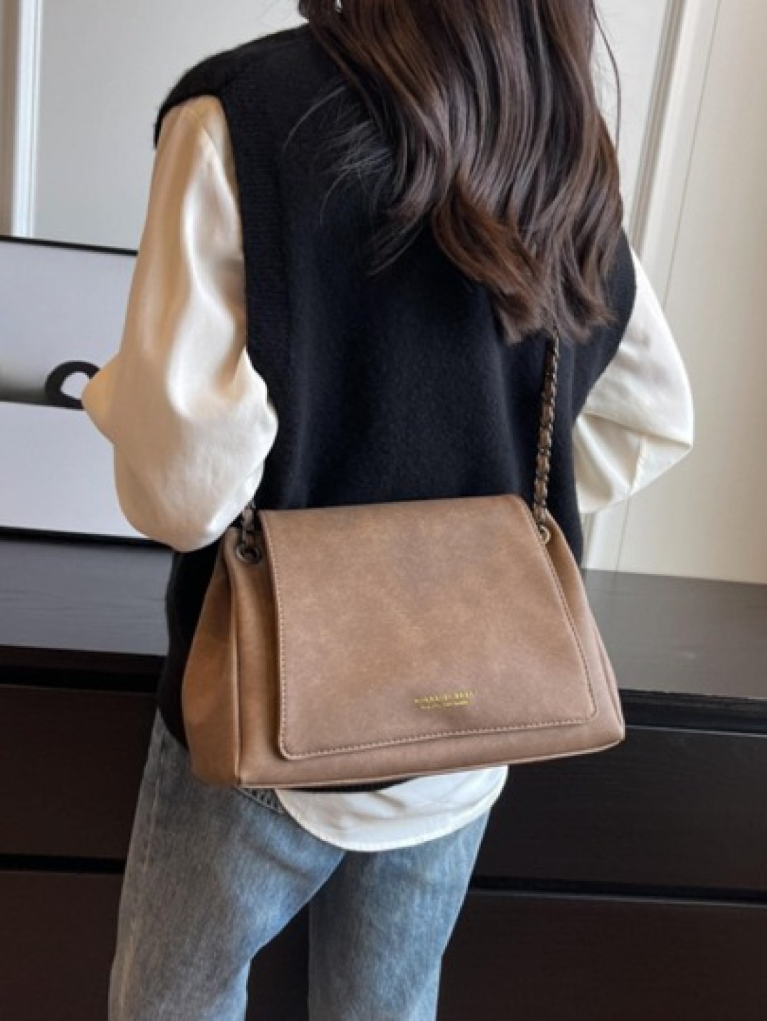 1 high end stylish versatile vintage high capacity chain cross body bag for women s daily commute
