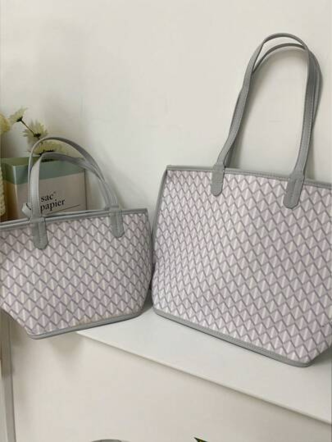White Fashion Simple Classic Retro Leather Diamond Check Pattern Handbag Casual Women Tote Bag Shoulder Bag Exquisite PU Material Suitable for Parties Work Travel School Shopping Gifts