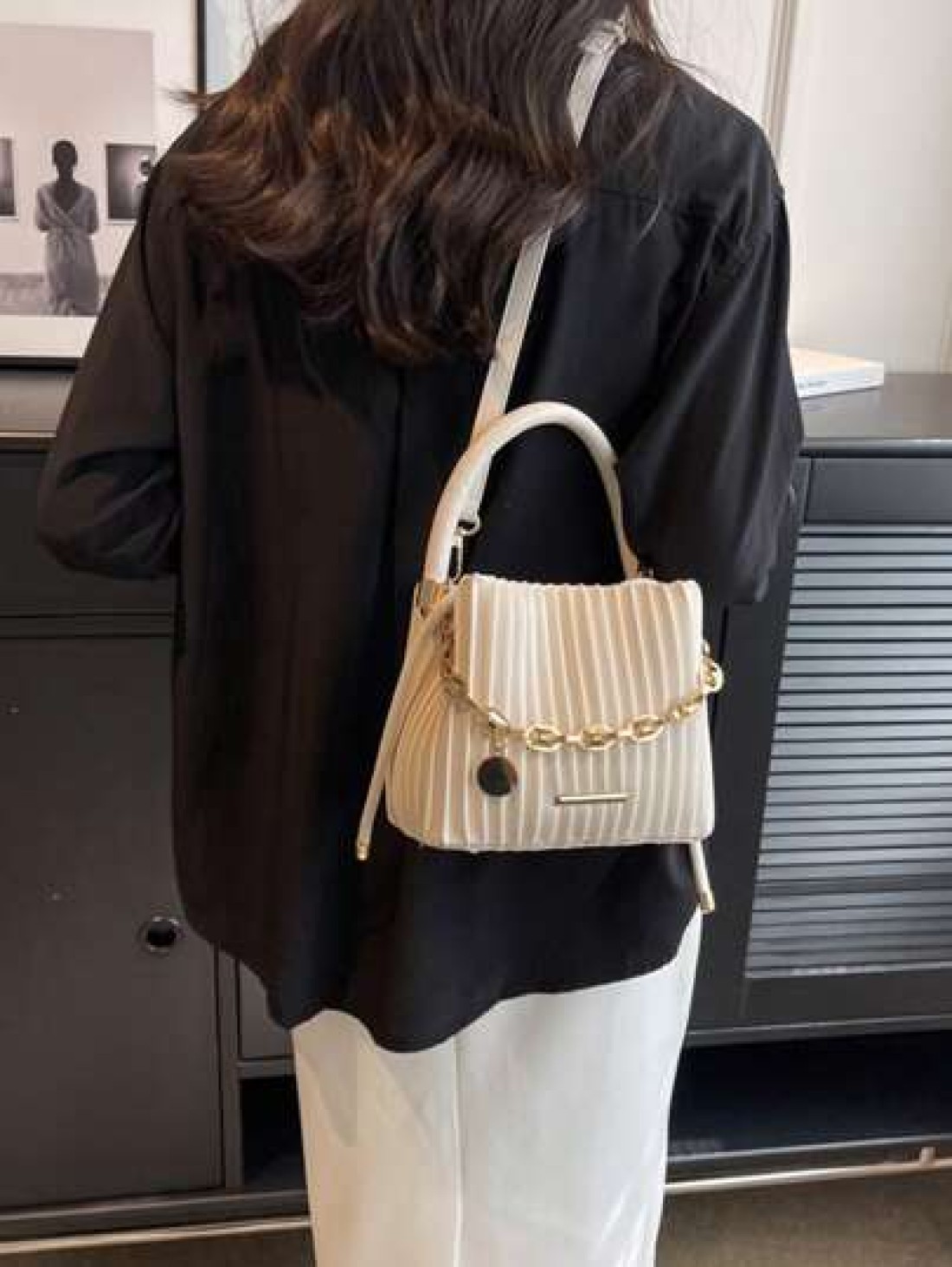 Mini Pleated Bucket Bag With Chain Decor
