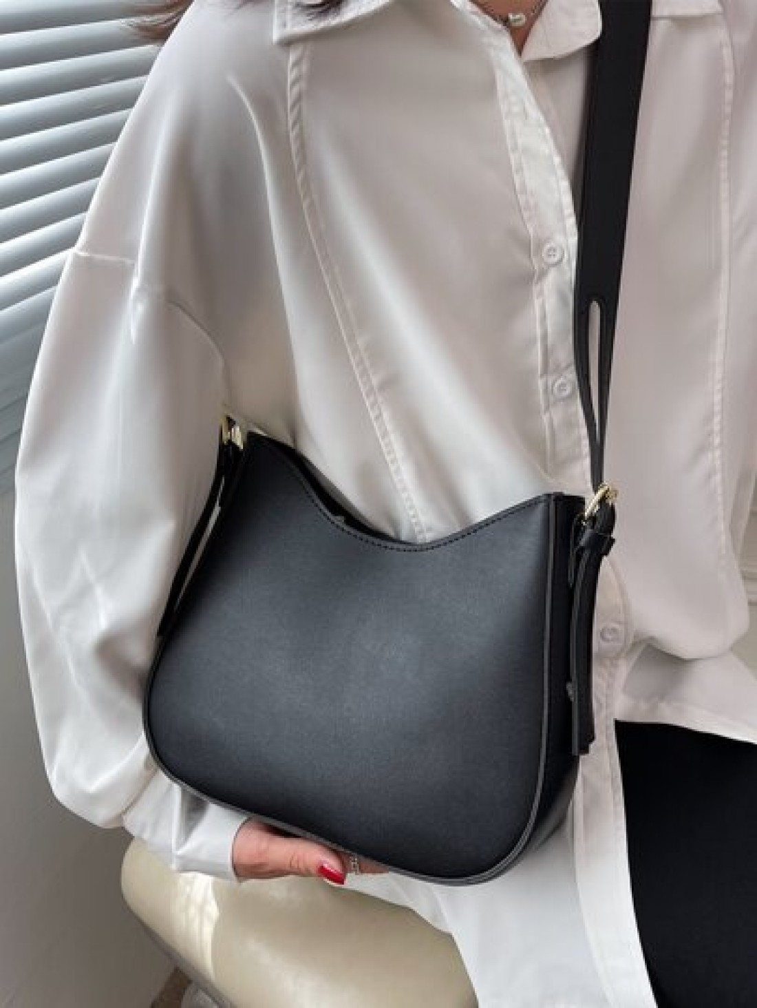 Minimalist Adjustable Strap Hobo Bag