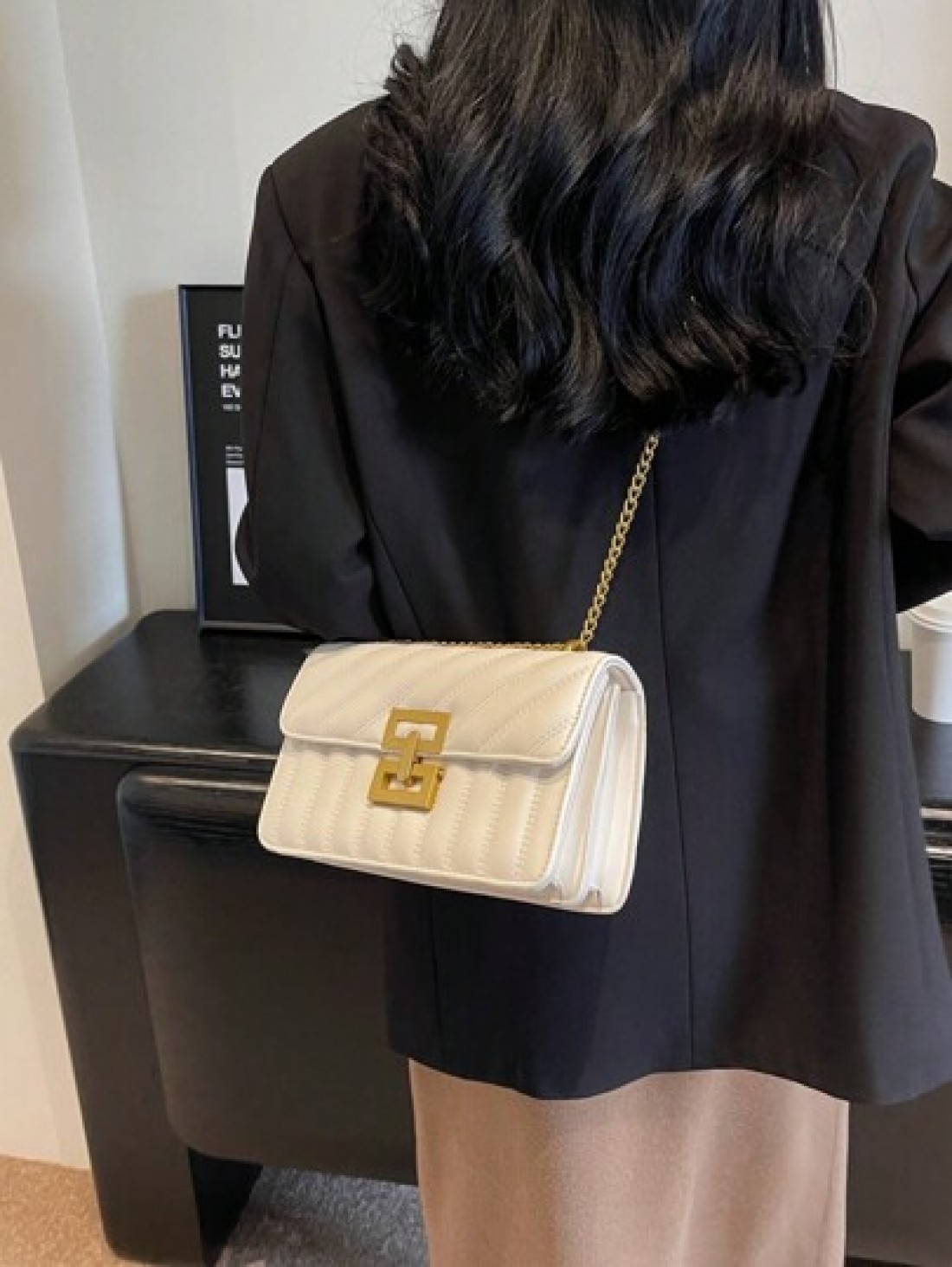 1pc Ladies Embroidery Striped Fashionable Lock Closure Square Bag Purse With Colorful Chain Suitable For Dating And Gift