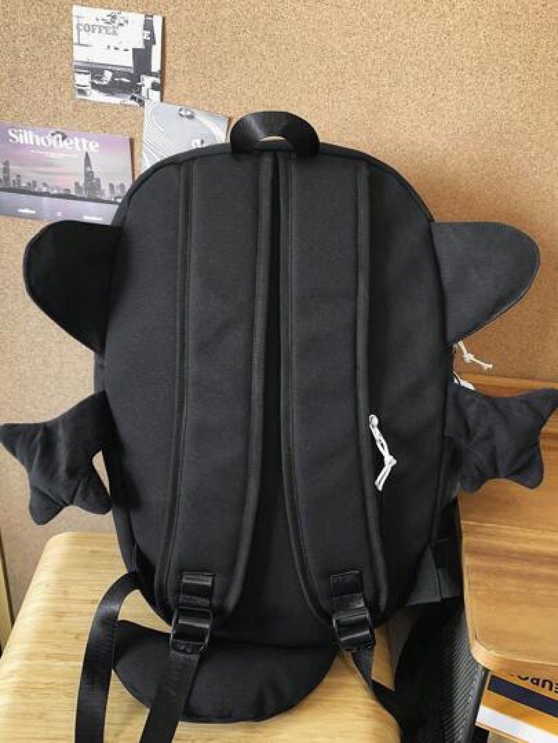 peach tree Large Capacity Unisex Shark Shaped Backpack Fashion Casual Couple Backpack Suitable For High School And College Students Travel Sports Multi Function Lightweight Backpack With Multiple Pock