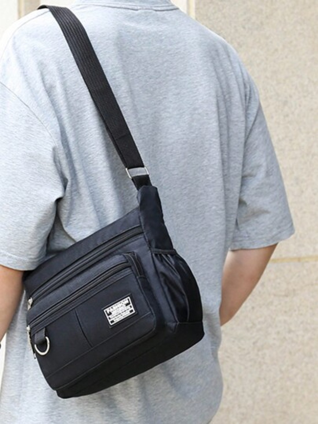 Men s Shoulder Bag With Multiple Pockets Messenger Bag University Sling Bag Cross Body Bag Gift College Bag Gifts Men Bag Crossbody Bag Winter Travel Rider Bag Beach Bag Black Bag Student Large Capaci