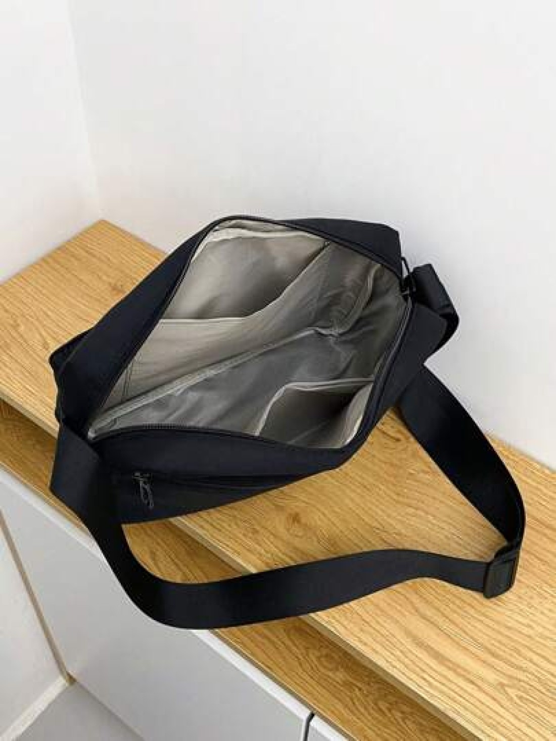New Simple Crossbody Bag Fashion Shoulder Bag Multi Pocket Large Capacity Messenger Bag Commuting Bag Outdoor Travel College Students Attending Classes Gifts Shoulder Bag Sling Bag Side Bag Square Bag