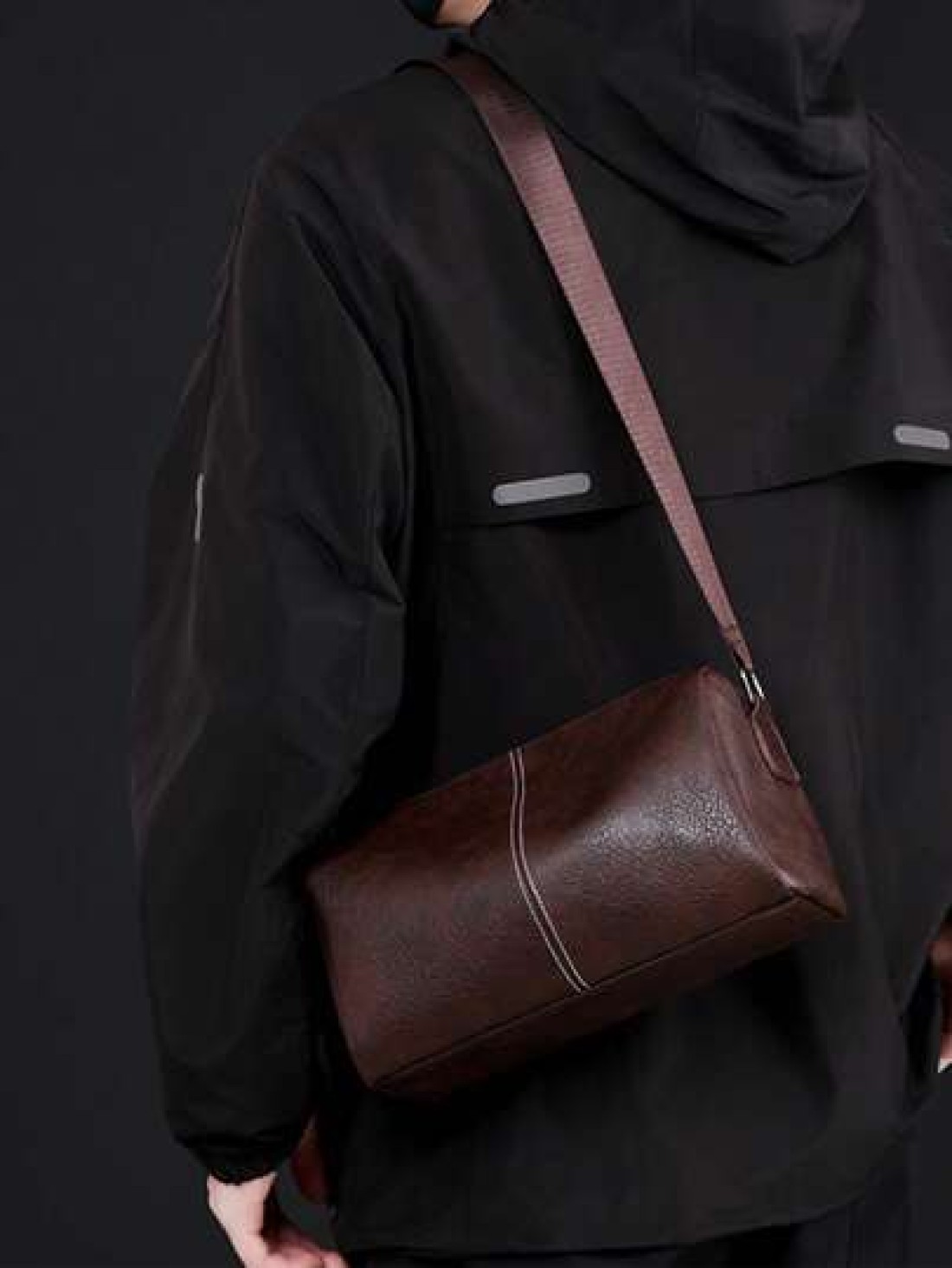 Fashionable Men s Bucket Bag Shoulder Bag Casual Messenger Bag Small Suitable For Travel Commuting Back To School