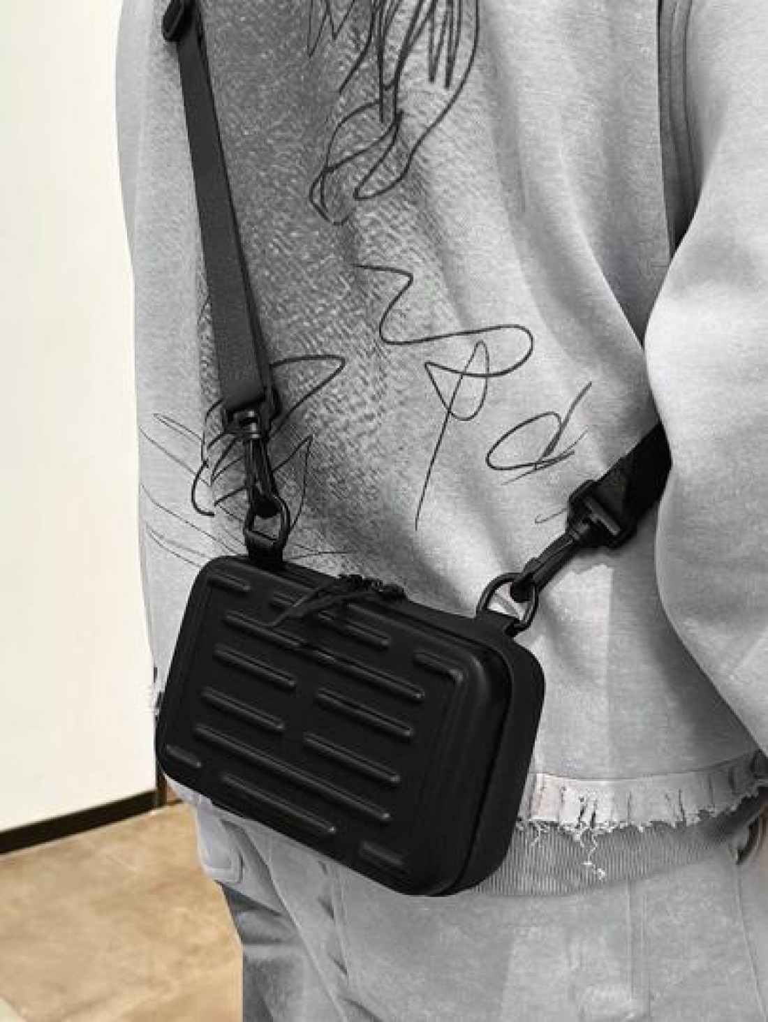Crossbody Bag Shoulder Bag Square Bag Hard Shell Box Bag Black Bag White Bag Water Proof Summer Valentines Crossbody Sling Vacation School Carry On PU Leather Black Dad Bag Students Bag Cool Minimalis