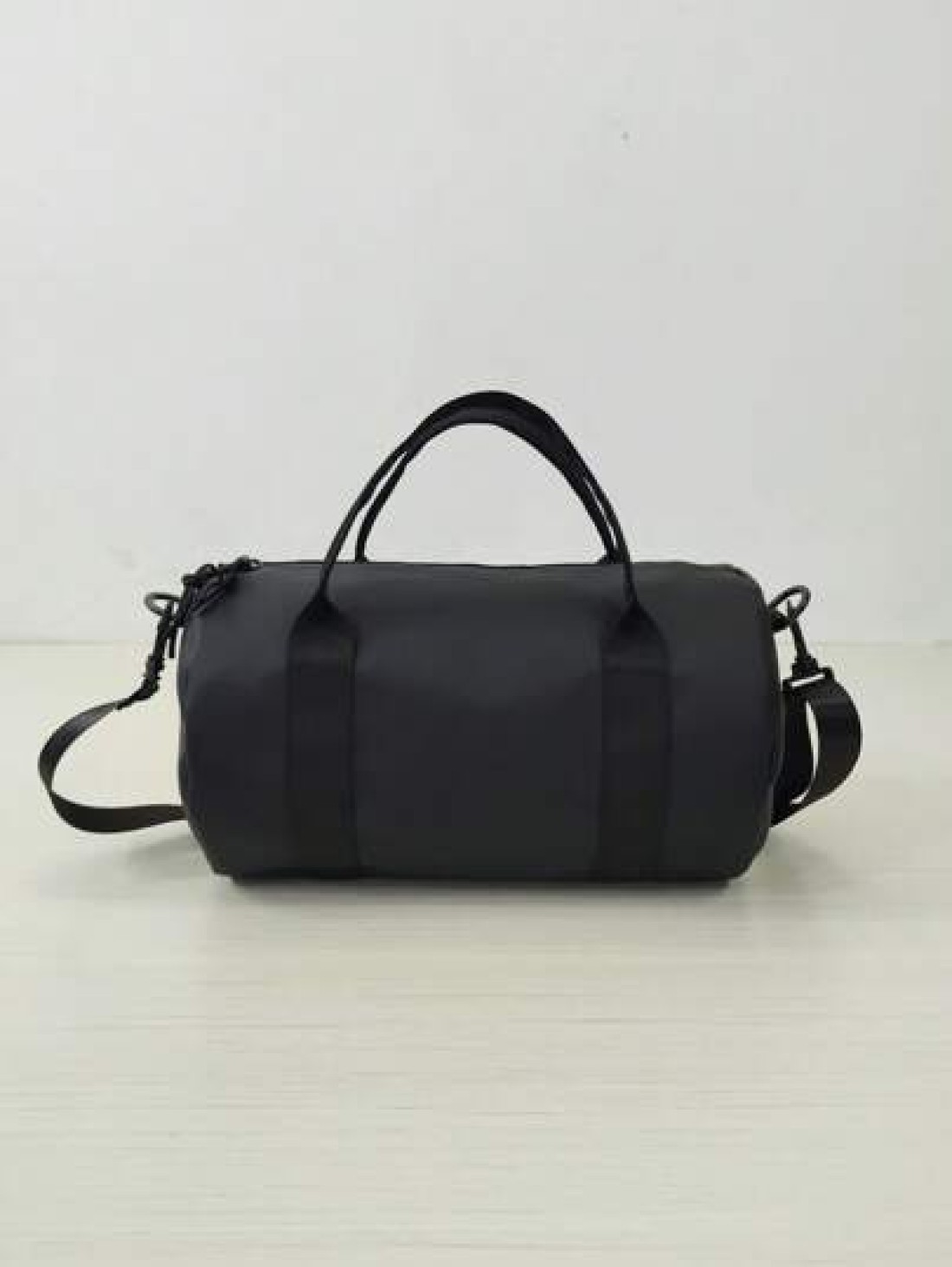 Men s Casual Crossbody Bag Sports Messenger Bag Shoulder Bag Fitness Courier Bag Round Bucket Shape Black Backpack