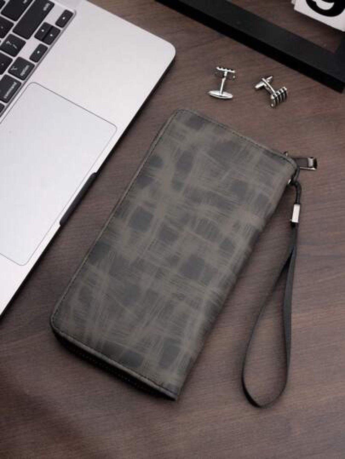 New Oiled Leather Long Zipper Clutch Bag Large Capacity Casual Fashionable Purse Essentials Fashion Men s Bags Business