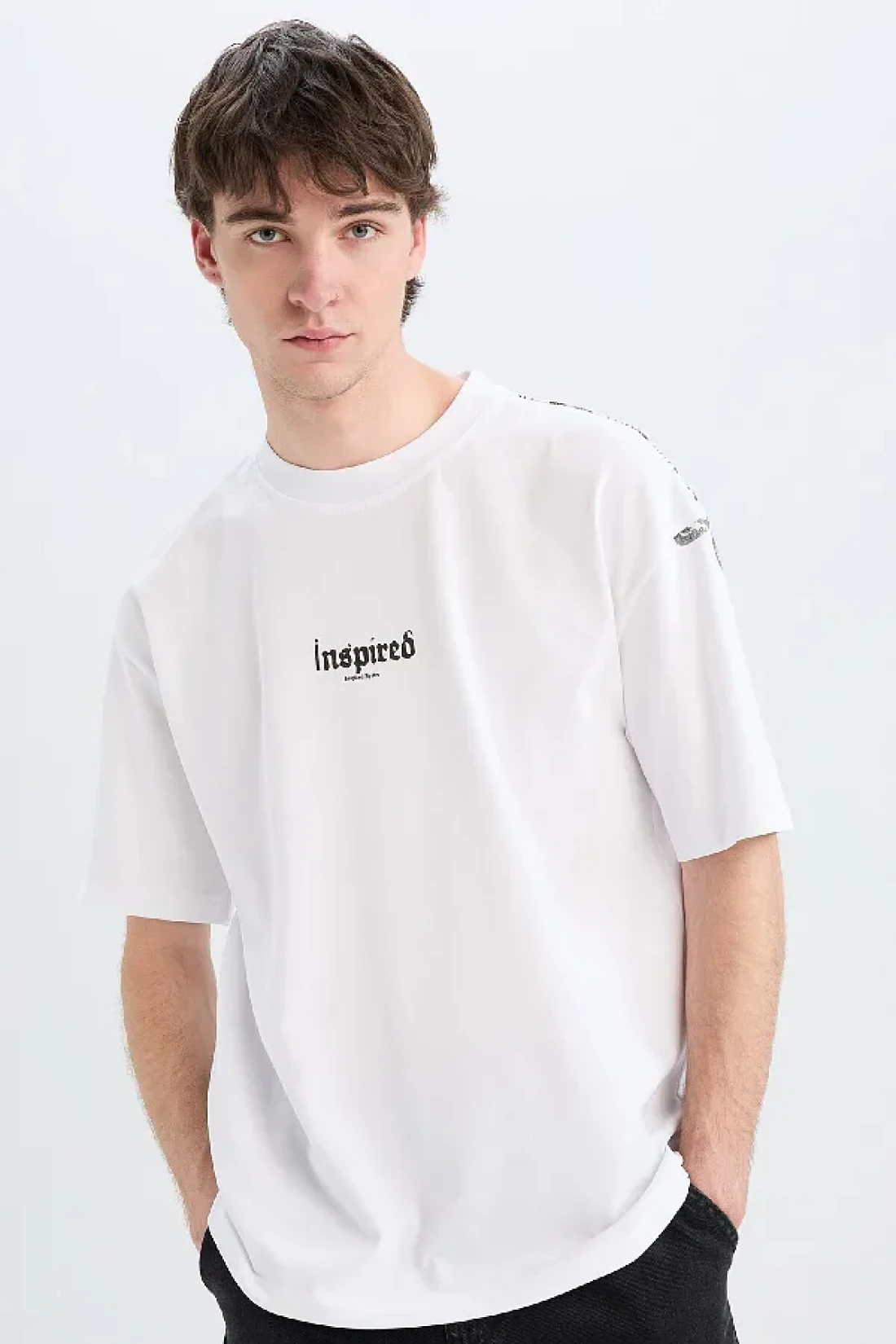 Defacto 100% Cotton Oversize Wide Fit Crew Neck Back Printed Short Sleeve T-Shirt D5600Ax25Sp
