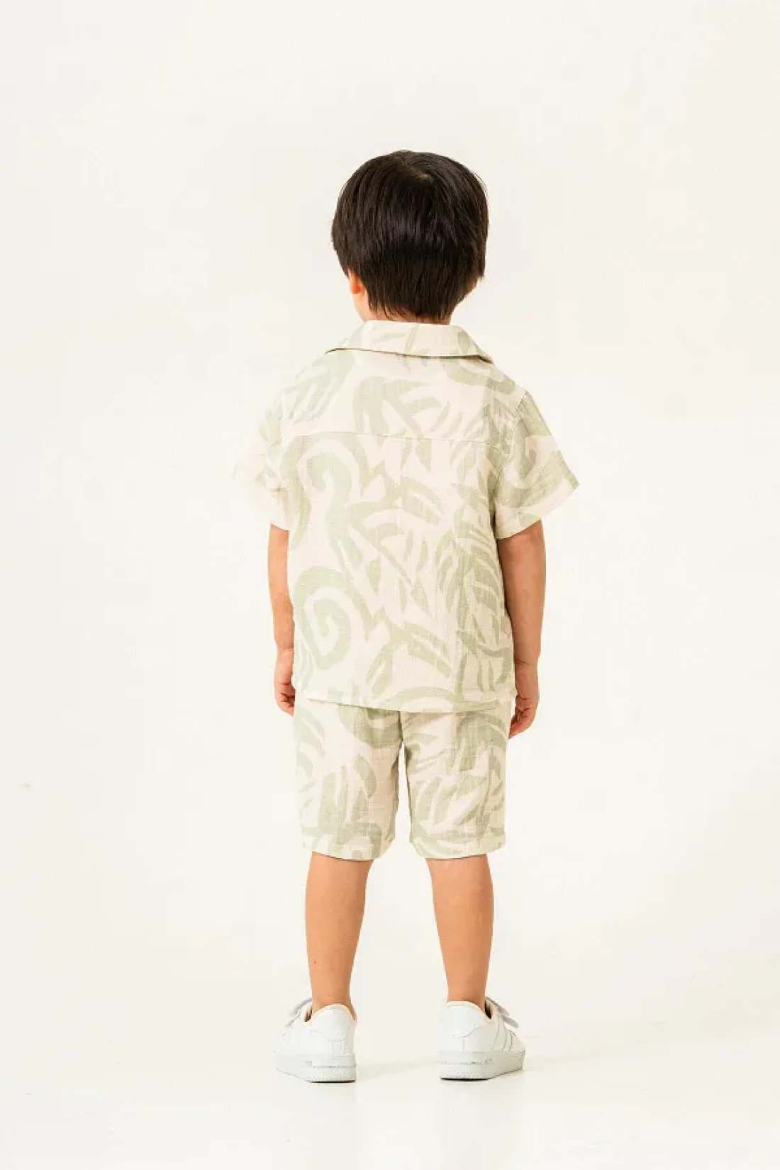 Magu Boys 100% Linen Summer Two-Piece Suit – Palm Print Short Sleeve Shirt & Elastic Waist