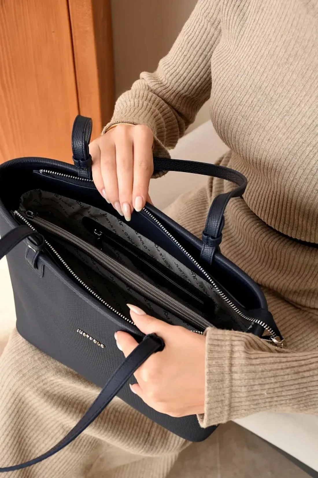 Just Polo Women's Large Size Hand and Shoulder Bag