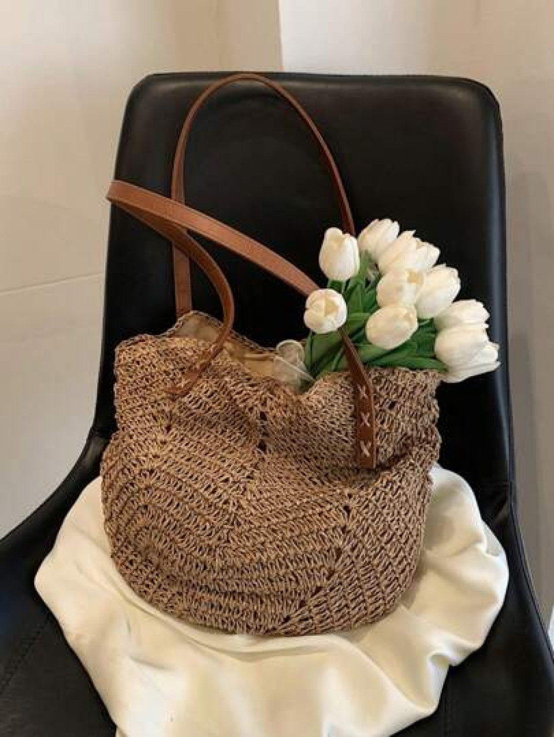 New Large Capacity Straw Tote Bag With Dual Handles For Women Great For Daily Commutes Shopping And Traveling Lightweight And Convenient Design Makes It Perfect For Teenagers College Girls And Outdoor