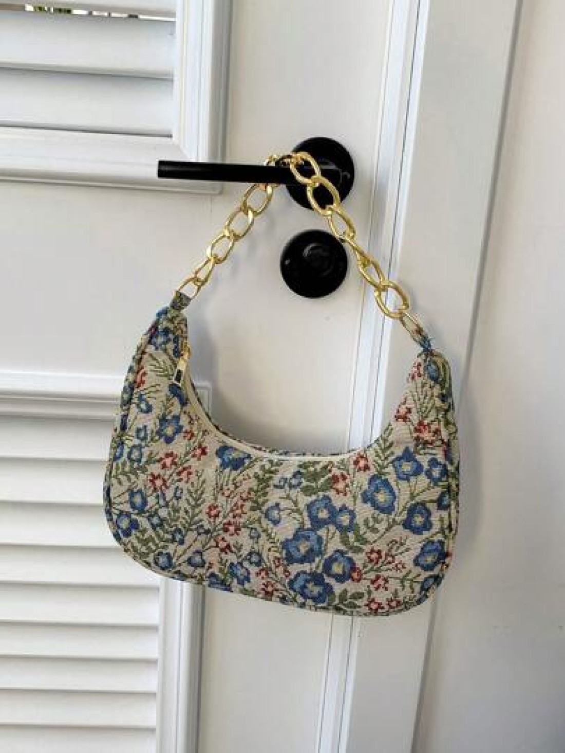 Fashion Metal Chain Handbag With Flower Design Floral Printed Canvas Shoulder Bag Tready Crescent Moon Bag For Women Exquisite Floral Bag For Women