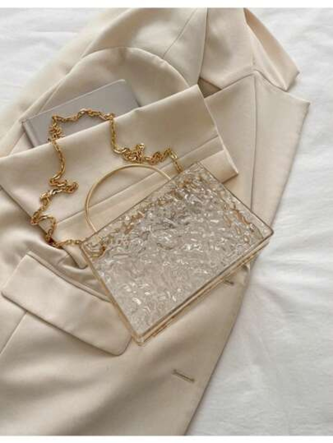 Mini Chain Decorated Transparent Water Wave Pattern Hard Shell Metal Hand Held Box Bag