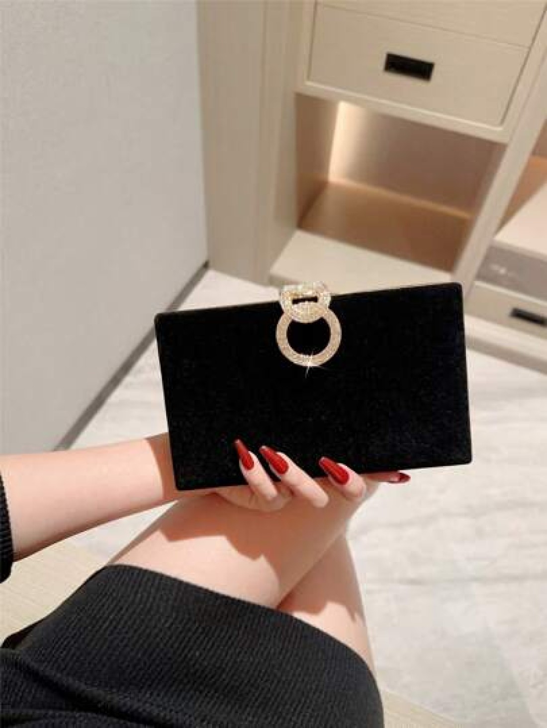 1pc Luxury Velvet Box Shaped Evening Bag Party Bag With Sparkly Crystal Button Decor Suitable For Formal Gown Prom Wedding Banquet Perfect For Party Wedding Prom Dinner Banquet Matching With Holiday P