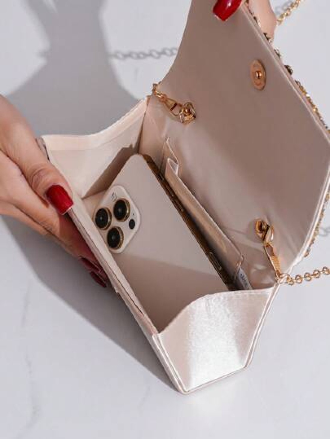 Evening Rhinestone Embellished Decorative Clutch Handbag European And American Style Women s Party Bag Fashionable Evening Bag Glamorous Rhinestone Bag