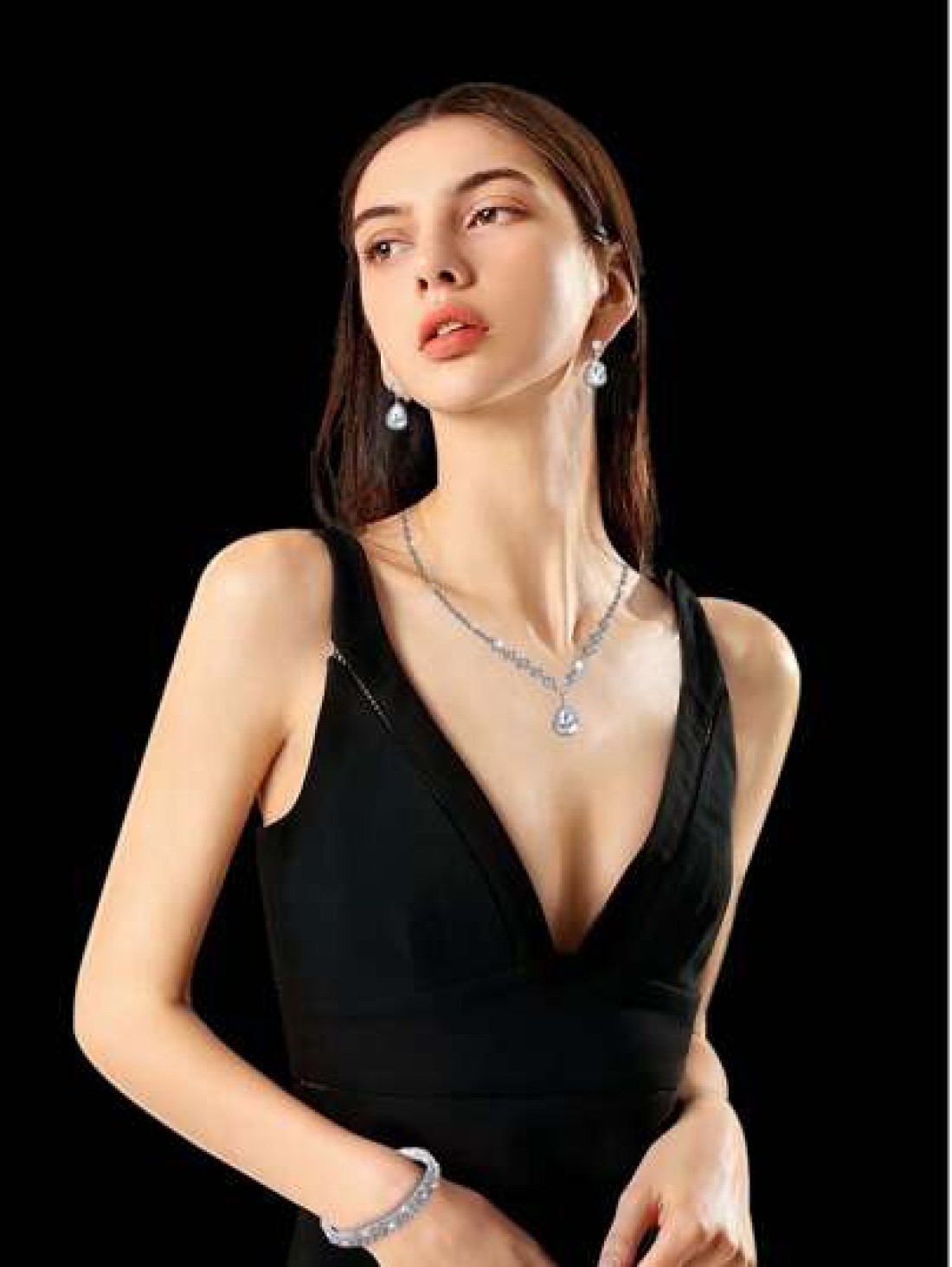 Shiny Elegant Fashionable Charming Rhinestone Flap Handbag Exquisite Women s Evening Bag Matched With Glitter Rhinestone Jewelry Three Pieces Set Luxurious And Exquisite Rhinestone Necklace Bracelet A