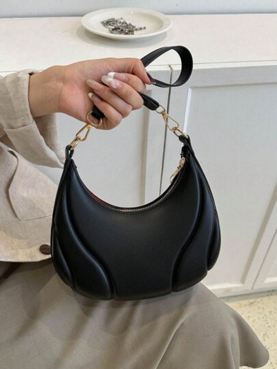 Hot Search Crescent Handbag 1 Piece Solid Acrylic Chain Decoration PU Portable Elegant Zipper Shoulder Bag Handbag Suitable For Girls To Travel And Daily Use