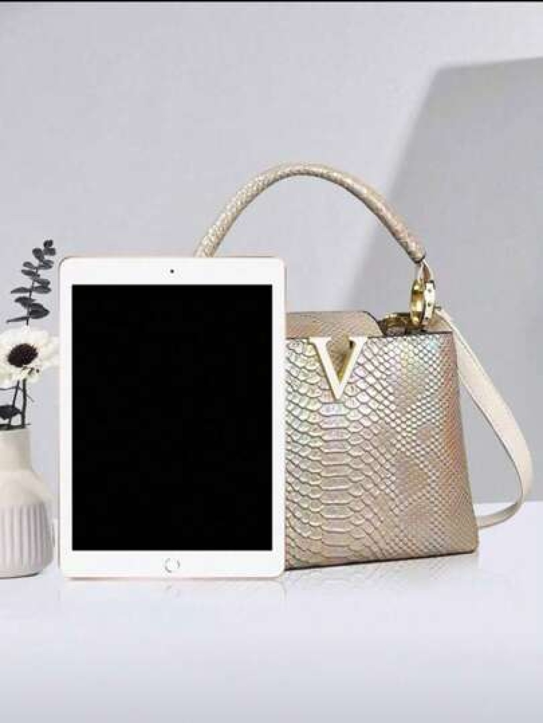 Ladies Luxury Snake Patterned Handbag Stylish Layered Design Paired With Gold Hardware Multifunctional Shoulder Bag And Crossbody Bag PU Material Elegant Daily Use Daily Shoulder Bag Snake Patterned B