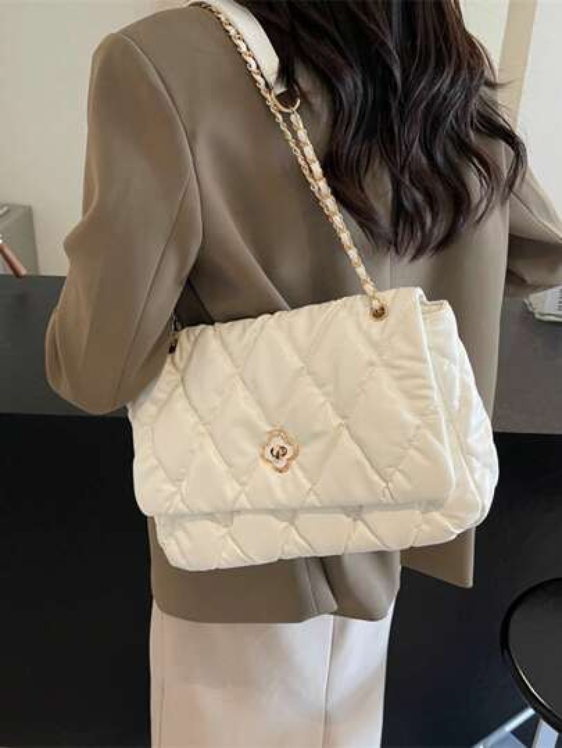 Women s Shoulder Bag Diamond Embroidery Line Flip Soft Bag Pillow Bag Large Capacity Portable Fashion Bag