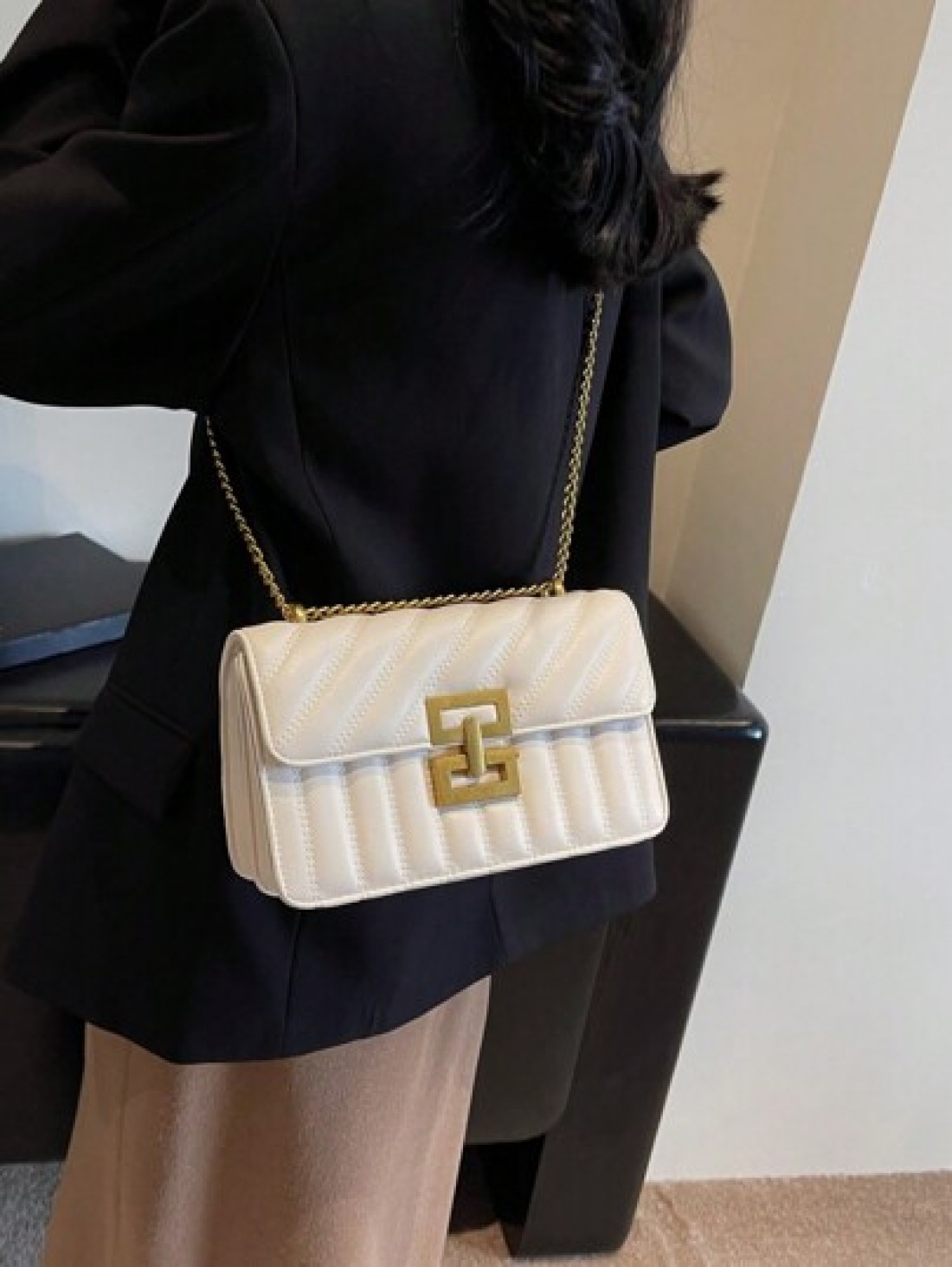 1pc Ladies Embroidery Striped Fashionable Lock Closure Square Bag Purse With Colorful Chain Suitable For Dating And Gift