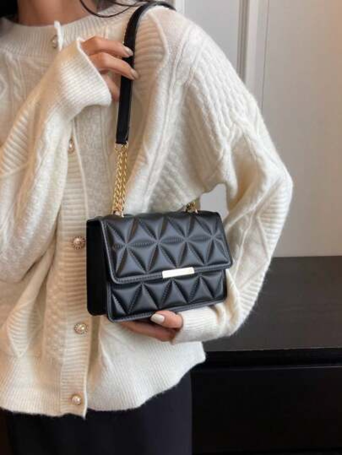 1pc Fashionable Solid Color Pressed Flap Mini Shoulder Bag With Chain Strap