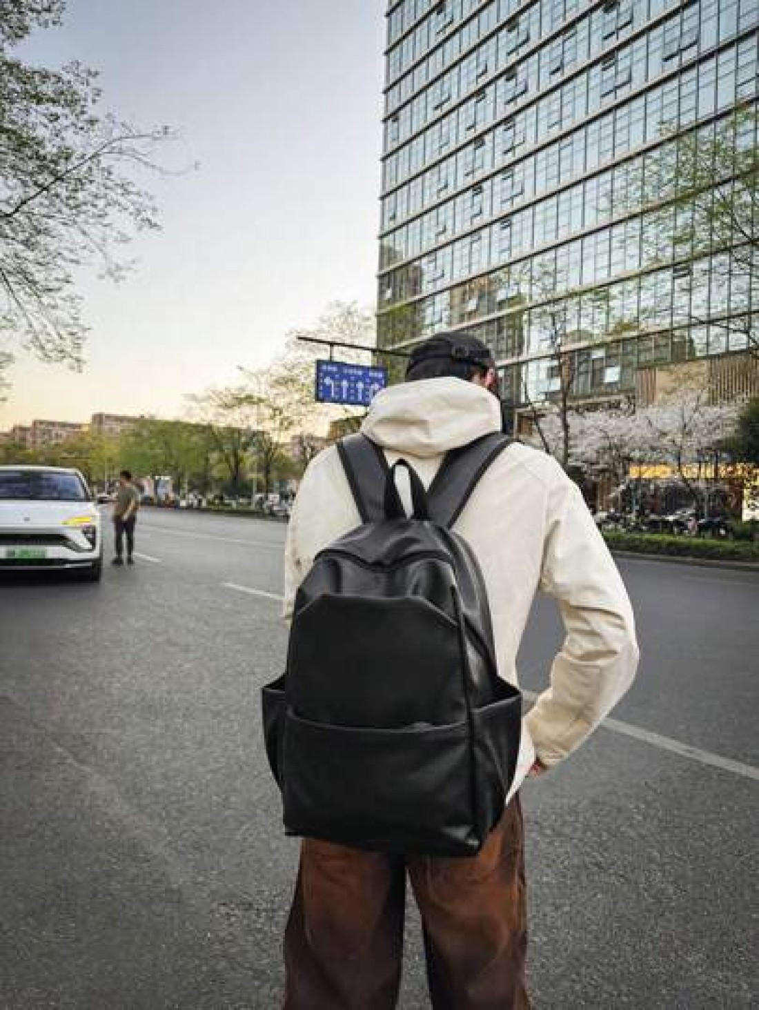 قطعة واحدة حقيبة ظهر عصرية مزدوجة، سعة كبيرة خفيفة الوزن متعددة الجيوب، مصنوعة من مادة البولي يوريثان مناسبة