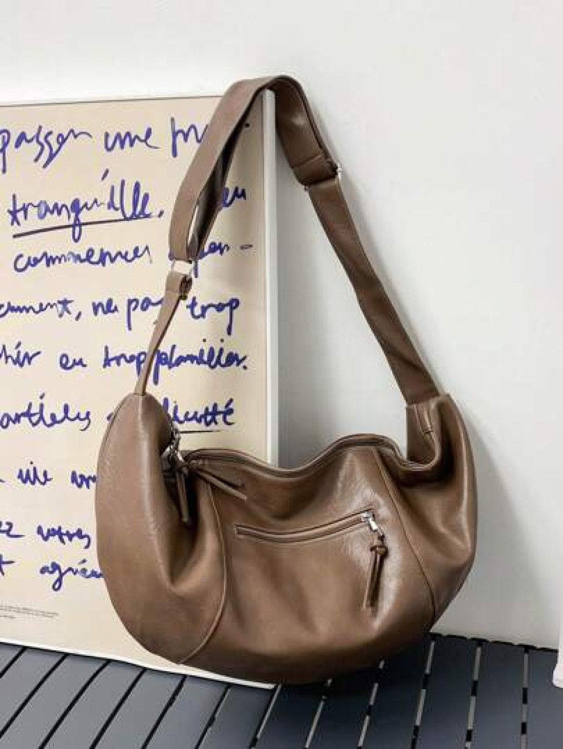 Fashionable Solid Color Shoulder Bag Personalized Casual Crossbody Bag Large Capacity Soft PU Dumpling Bag Korean Style Backpack School Bag Commute Gifts Scream Men Bag Winter Laptop Thanksgiving Trav