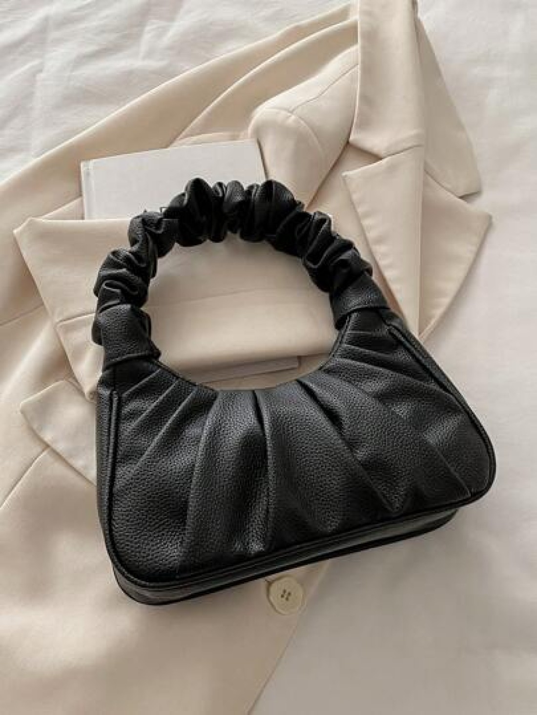 1pc Handbag Pu Magnetic New Style Pure Color Simple Ruffles Sweet Style Niche Design Fashion A Variety Of Colors Available Sufficient Capacity And Comfortable Touch Can Hold Mobile Phones Cosmetics An