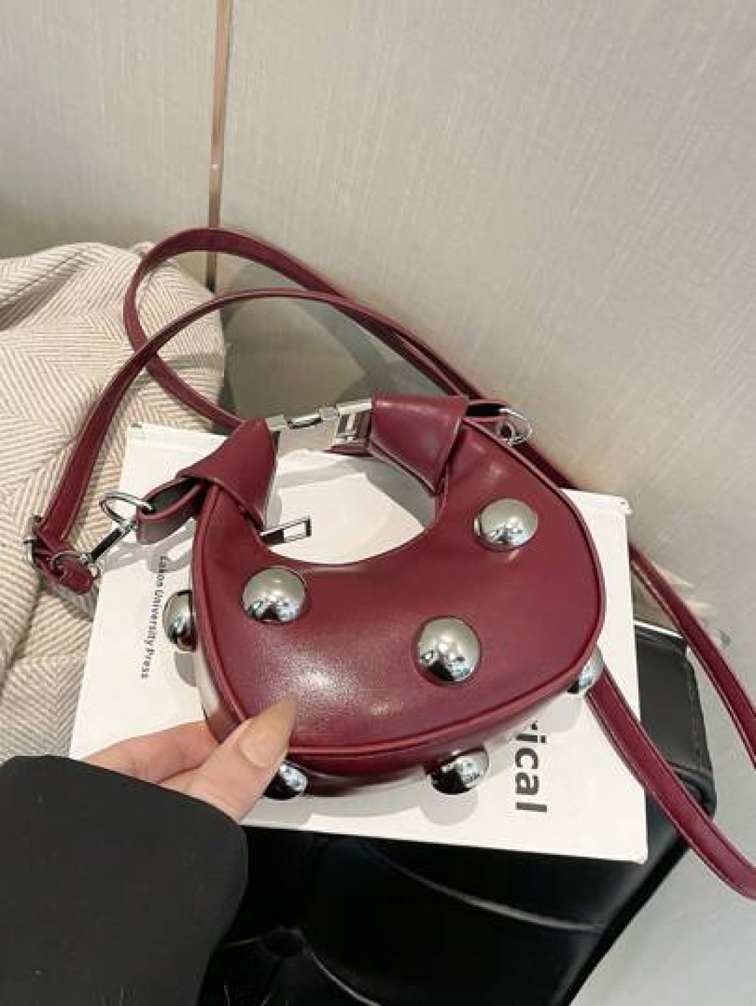 1pc High End Niche Bags Fashionable Shoulder Messenger Bags Mini Handbags Textured Rivet Messenger Bags Personalized Handbags Pu Material Smooth Zipper Fashionable Adjustable Shoulder Straps High End