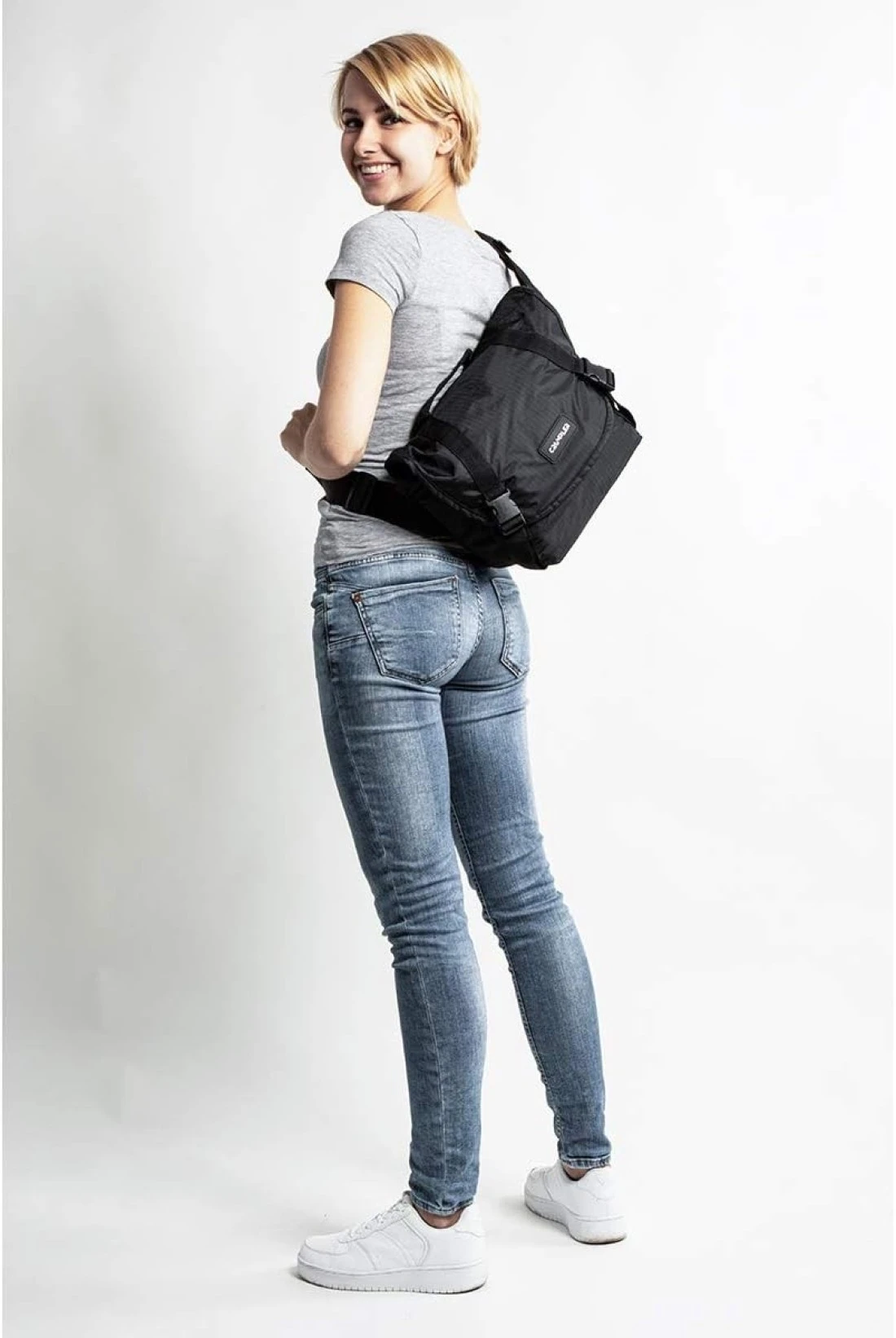 Crumpler LD6000-001 Light Delight 6000 Sling Camera Bag for SLR Camera with 2 Lens and accessories