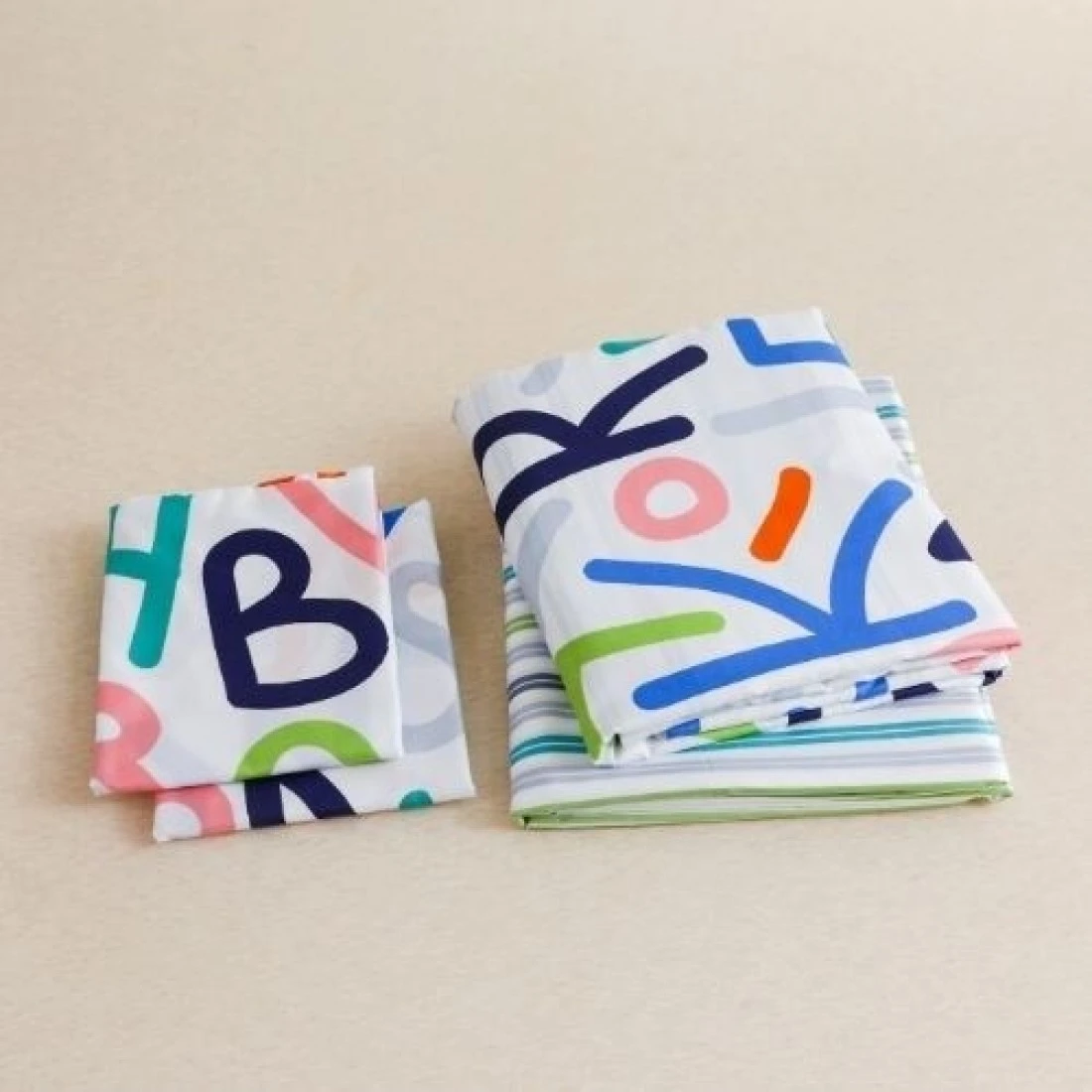 Luna Home-Single Size 4 Pieces Reversible Alphabet Design Stripped Bedsheet and Rainbow Colors Duvet Cover without filler.