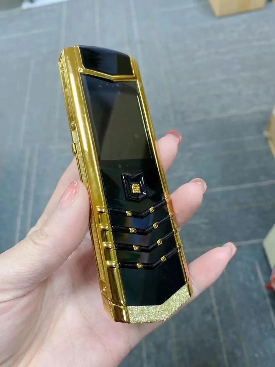 Luxury Vertue Mini Phone V10 &ndash; Unlocked GSM Keypad Cell Phone with Leather Back Cover, Dual SIM, Bluetooth, and Long Battery Life