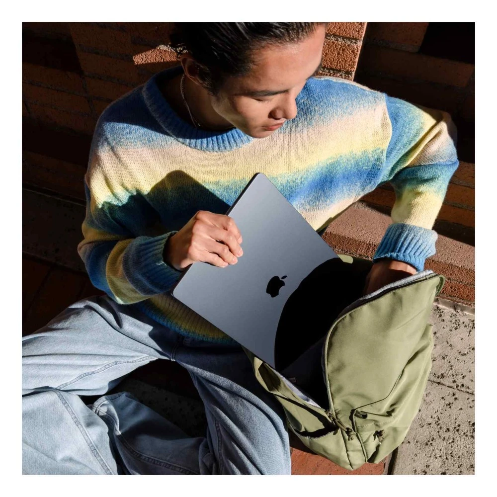 ابل ماك بوك إير 15 بوصة، 8 جيجابايت رام، 512 جيجابايت SSD، سماء الليل (شريحة M3، وحدة معالجة مركزية 8 أنوية ووحدة معالجة رسومات 10 أنوية، لوحة مفاتيح إنجليزية، MRYV3ZS/A)