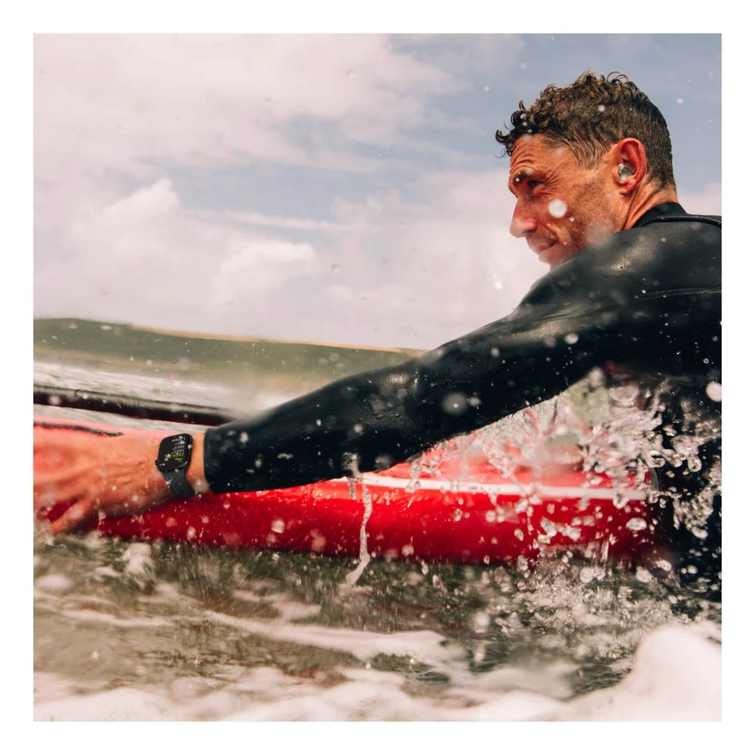 ساعة ابل سيريس 10 جي بي اس 42 ملم هيكل من الألومنيوم الفضي مع حزام رياضي من قماش أزرق - متوسطة / كبيرة