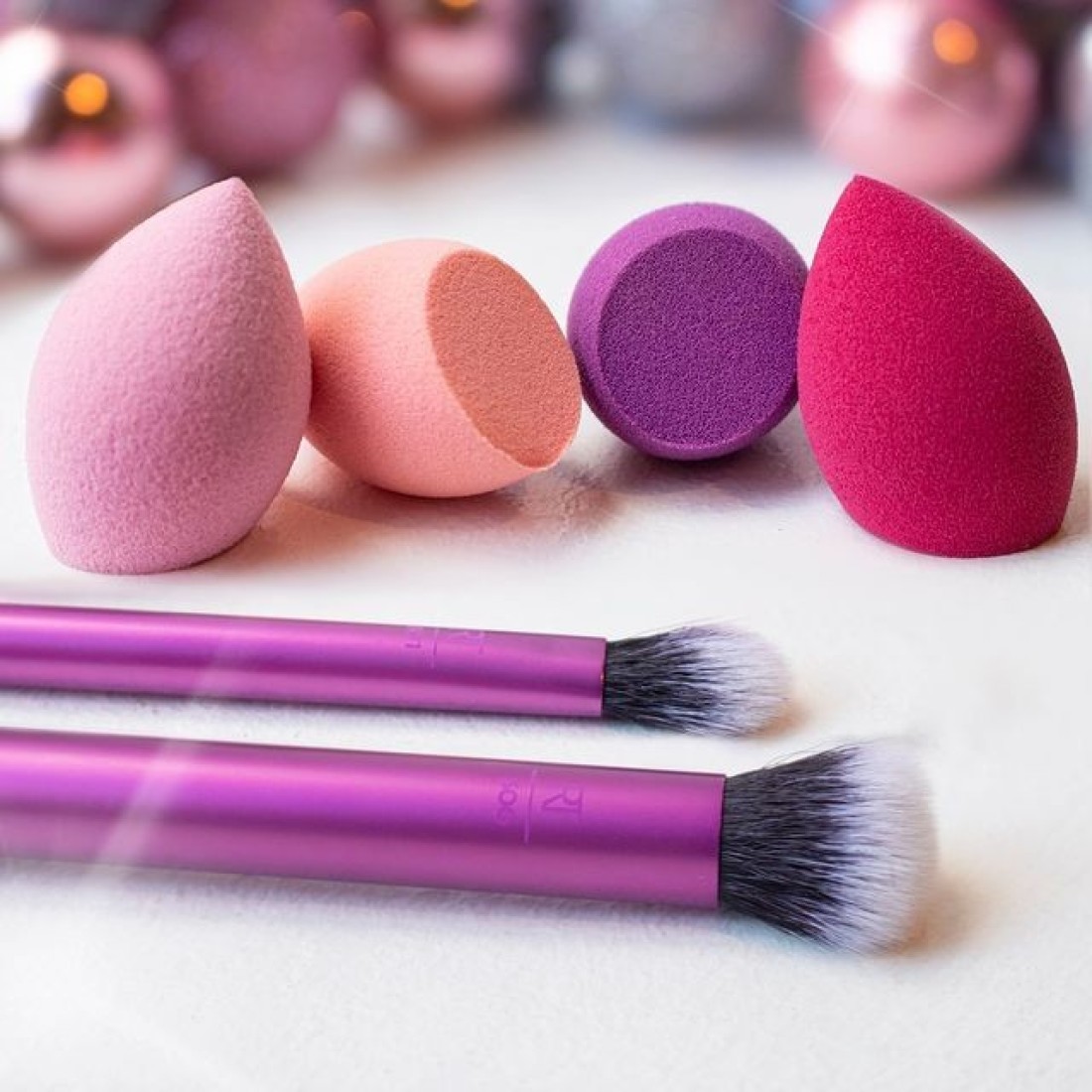 Real Techniques®, Mini Miracle Complexion Sponges, 4 Count