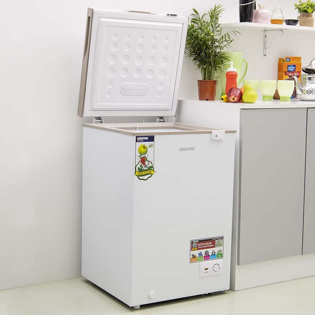Geepas GCF1206WAH Chest Freezer, 120L