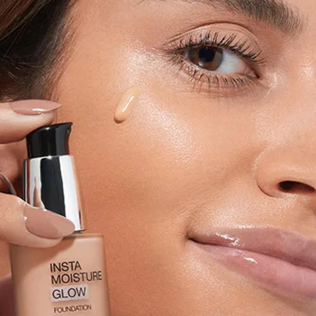 KIKO Instamoisture Glow Foundation