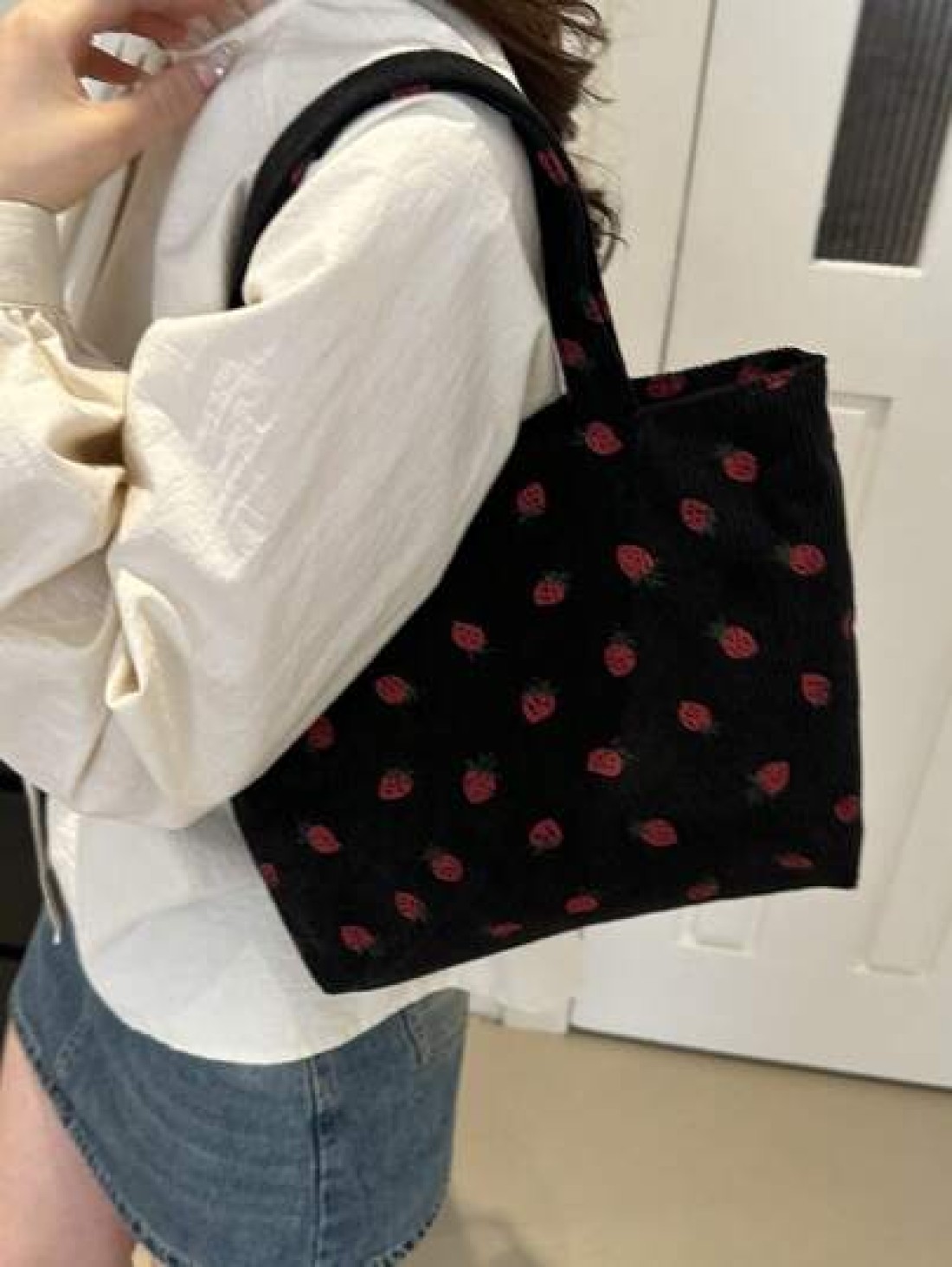 Fashionable Strawberry Print Tote Bag Large Capacity All Match Corduroy Material Shoulder Women s Bag Cute Strawberry Purse