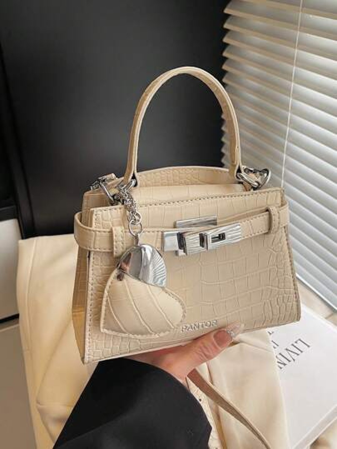 Mini Crocodile Embossed Women Handbag New Fashion Small Square Bag Versatile Shoulder Crossbody Bag